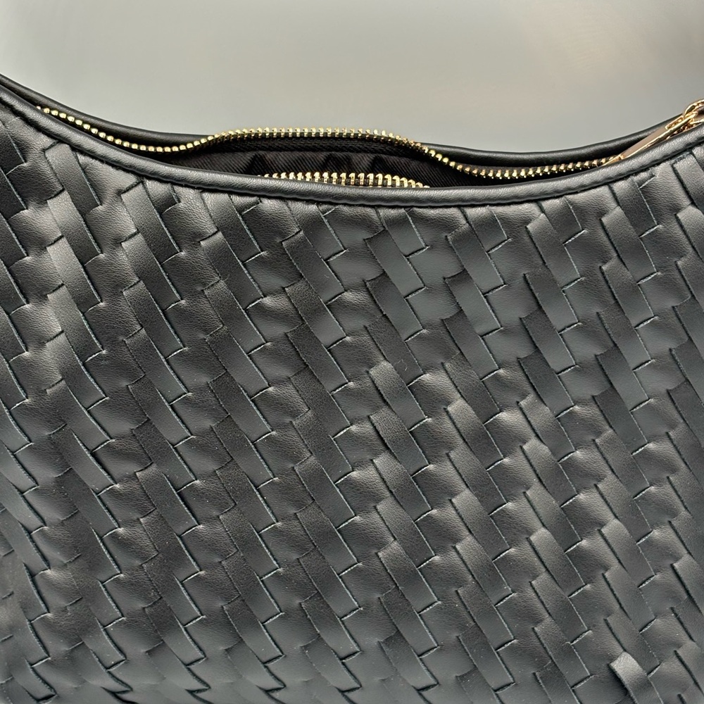 A New Day Black Woven Hobo Handbag - Adjustable Gold Buckle Strap - NWT - Picture 3 of 9